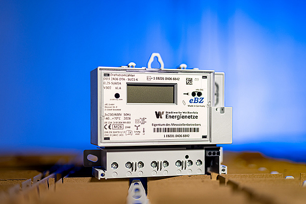 Elektronischer Stromzähler der Stadtwerke Weißenfels Energienetze